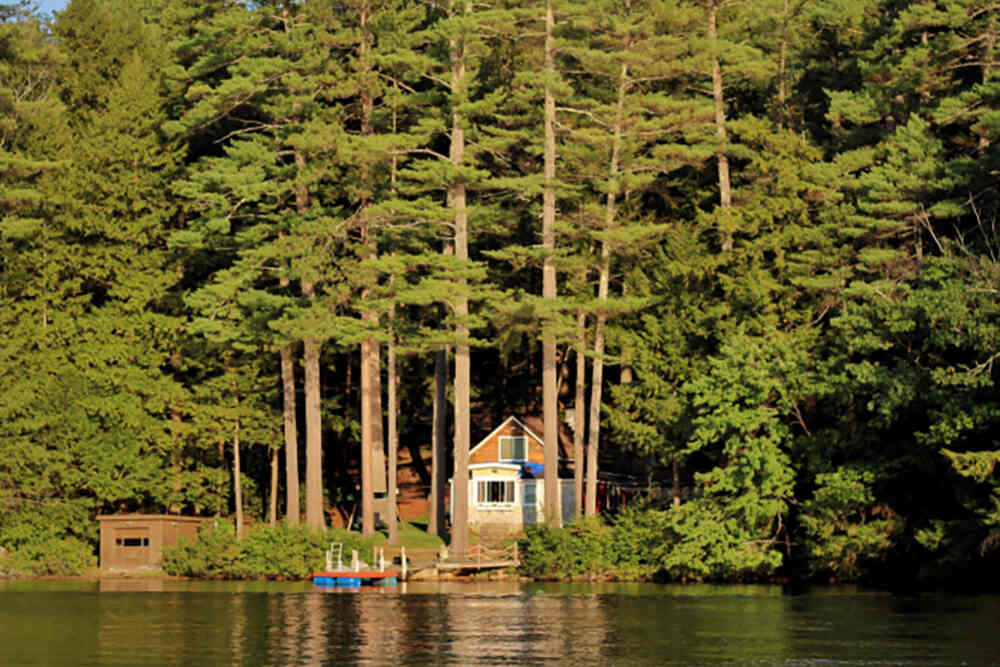 Algonquin Inn